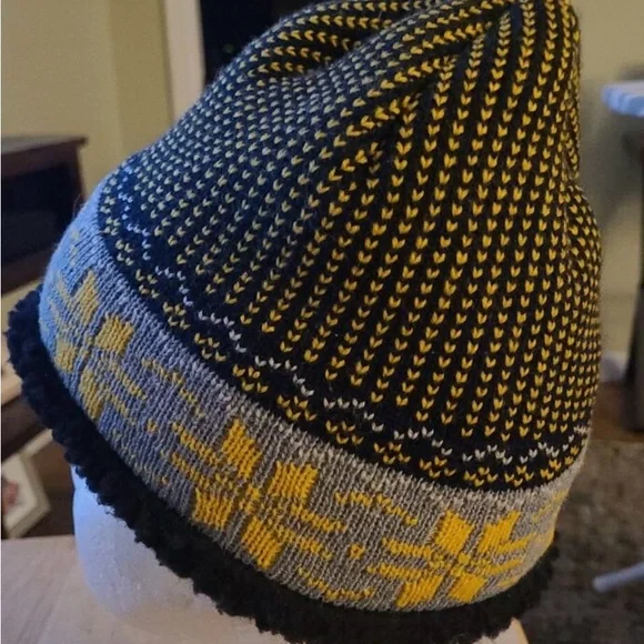 Womens Old Time Hockey Boston Bruins Sherpa Lined Winter Hat NWOT - Picture 4 of 5